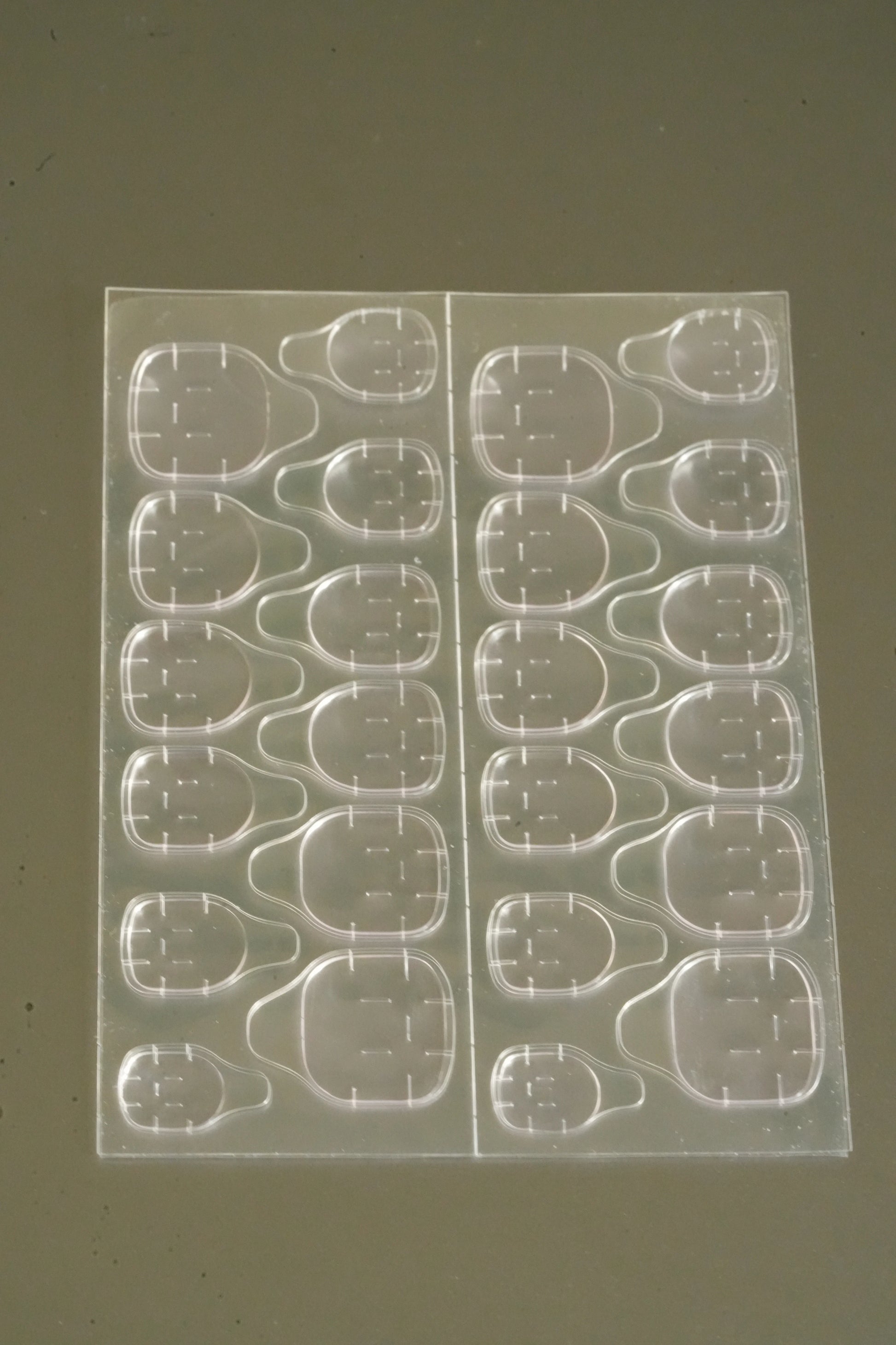 best adhesive tab for artificial nails