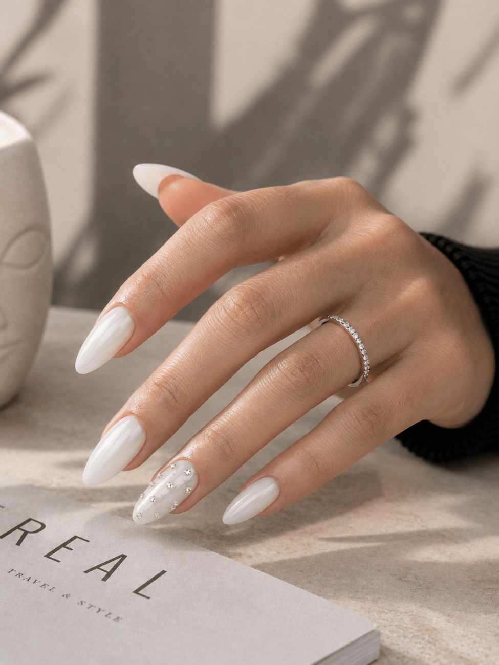 Diamond Aura white press-on nails by Naakhun.com