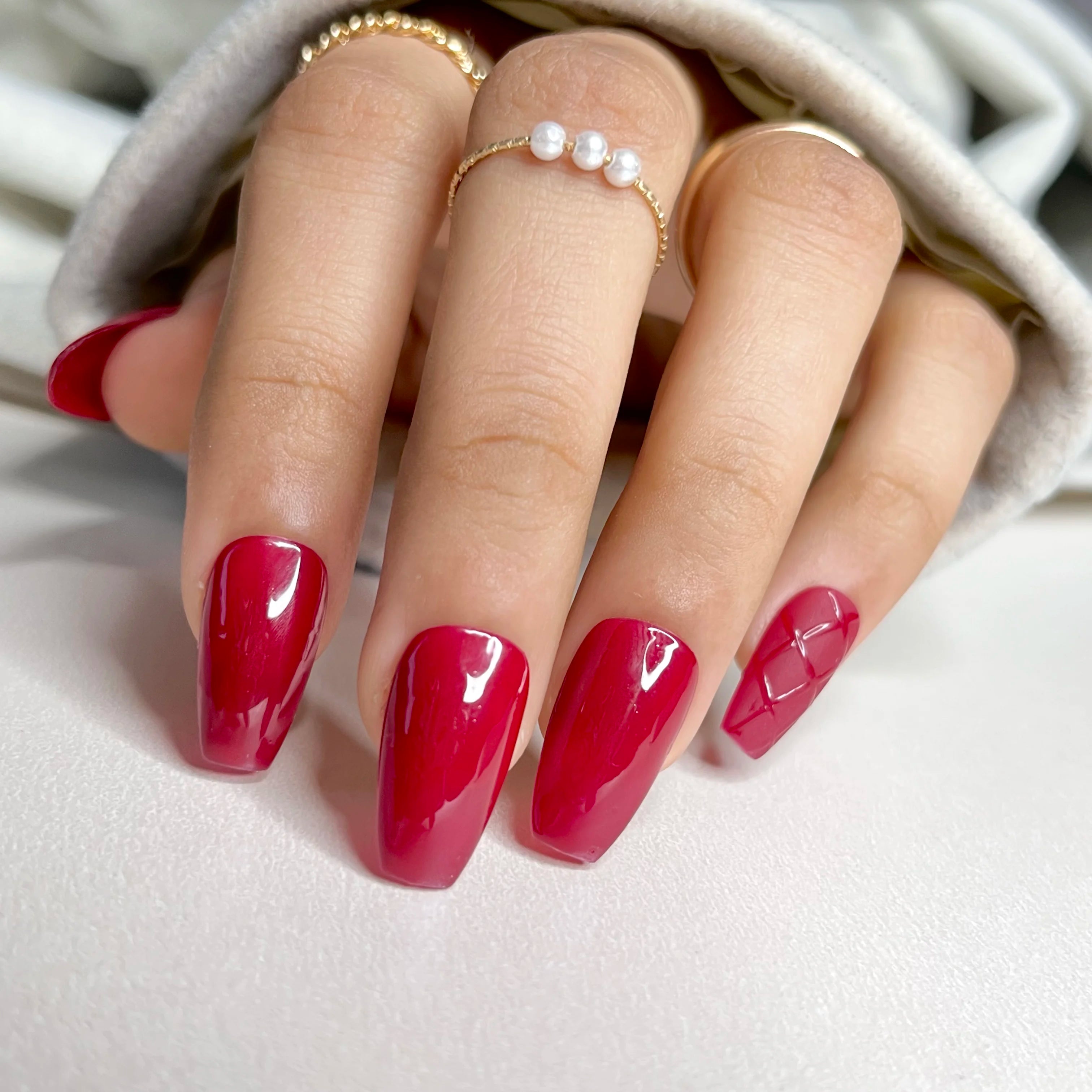 shop glossy designer dark red fake press on short coffin bridal stick on nails false nails fake nails artificial nails soft gel nails online in India
