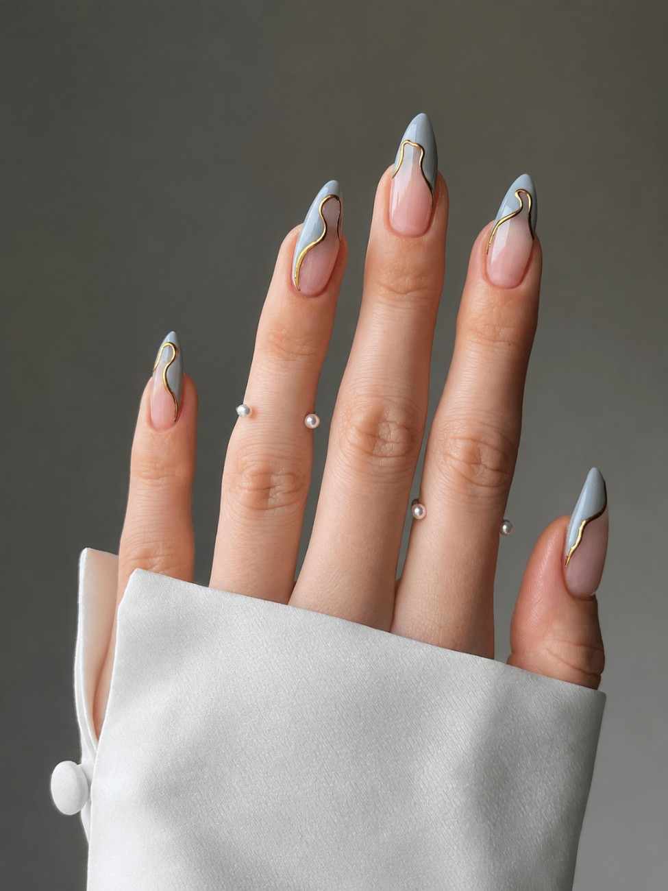 Luxe Aura blue press-on nails by Naakhun.com