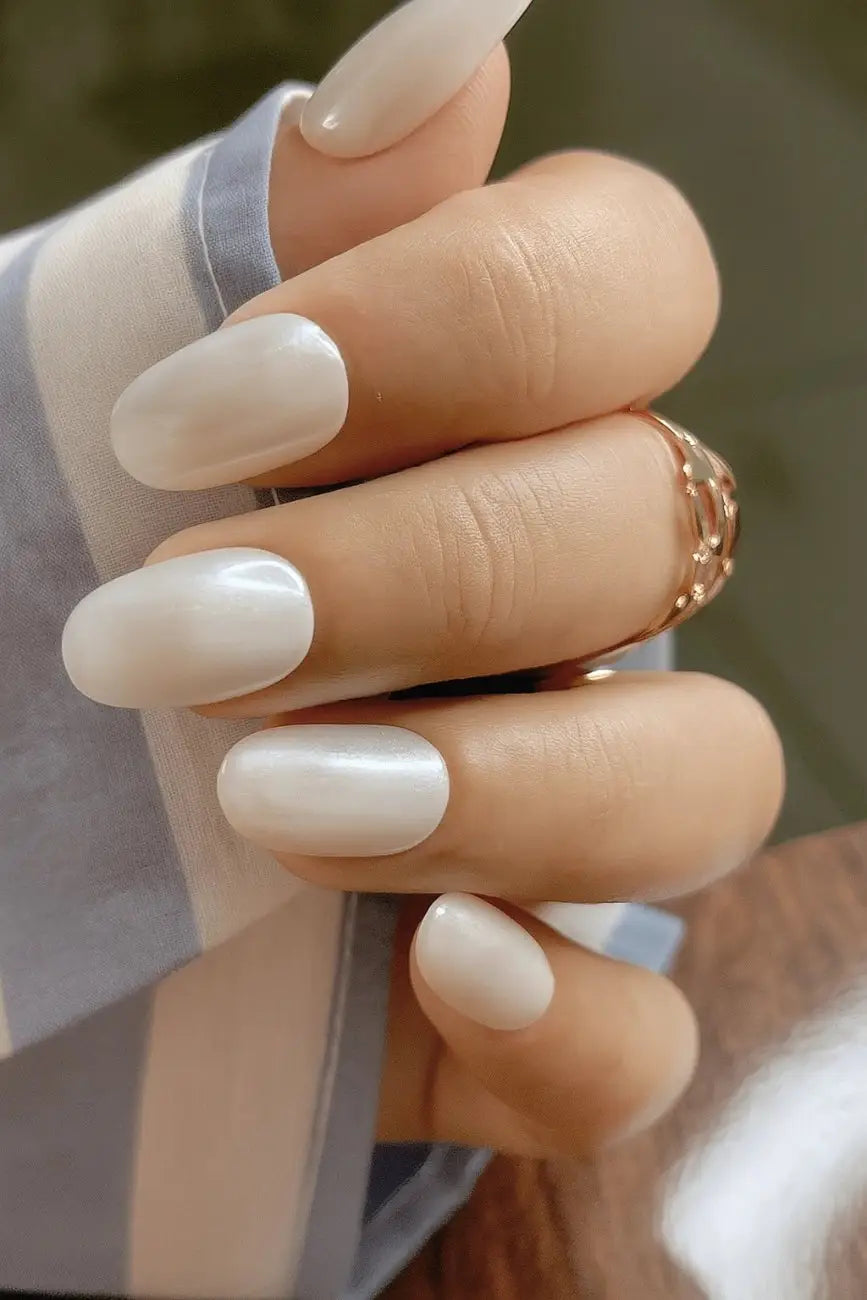 Moon Shell handmade reusable soft gel press-on nails with a pearly shell-inspired finish by Naakhun
