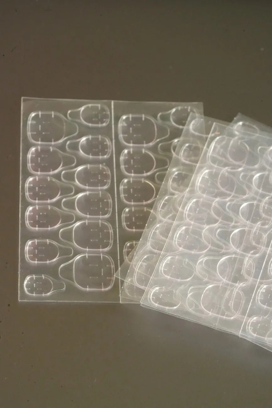 24 nail glue tabs pack of 5 sheets for reusable press-on nails by Naakhun