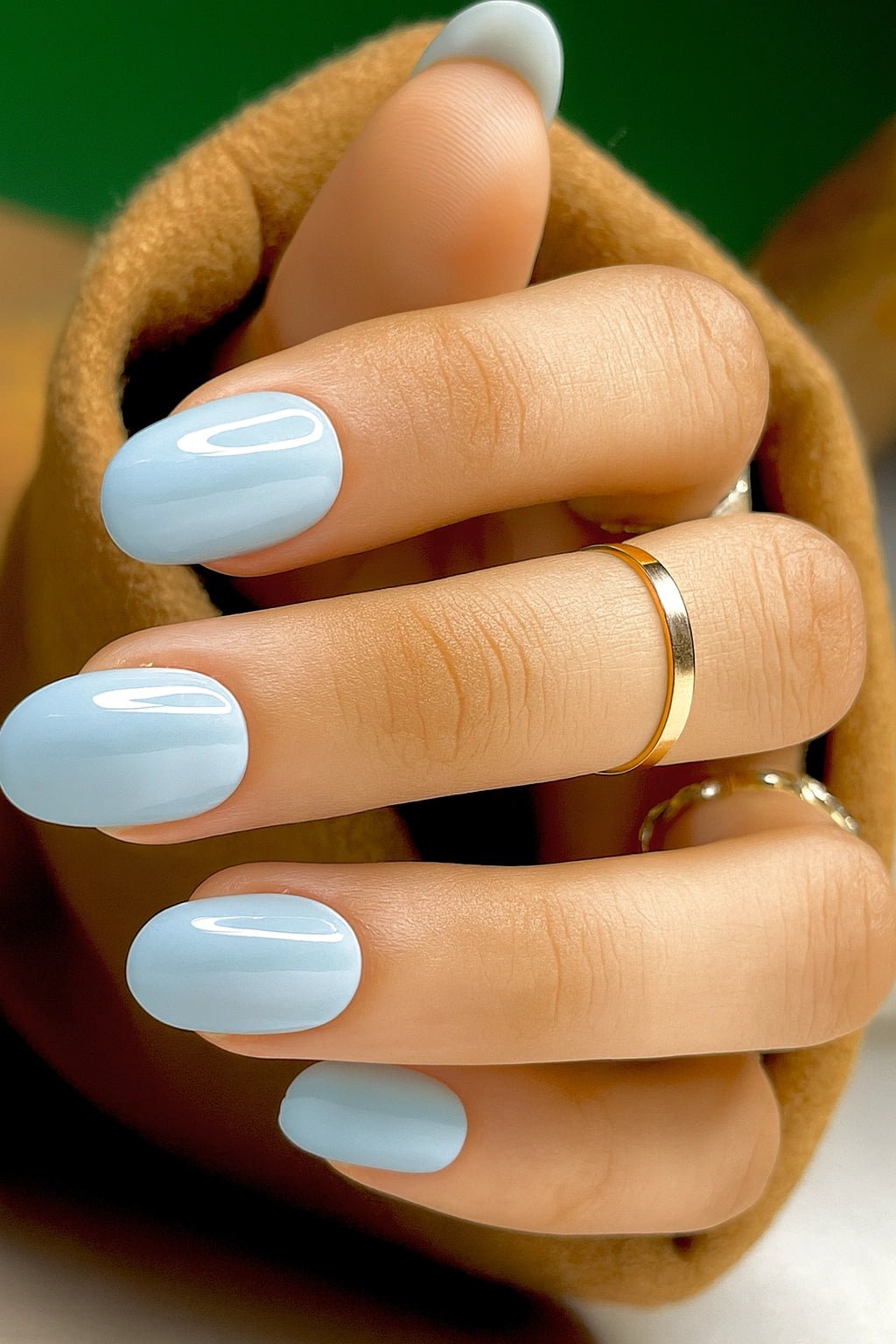 buy short round nails in sea green colour these fake nails are reusable and durable and unbreakable