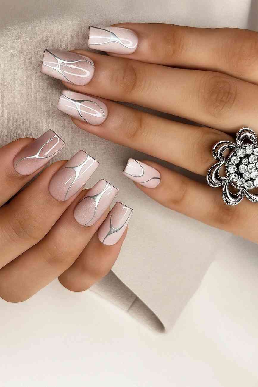 Minimal and glossy press-on nails for everyday elegance
