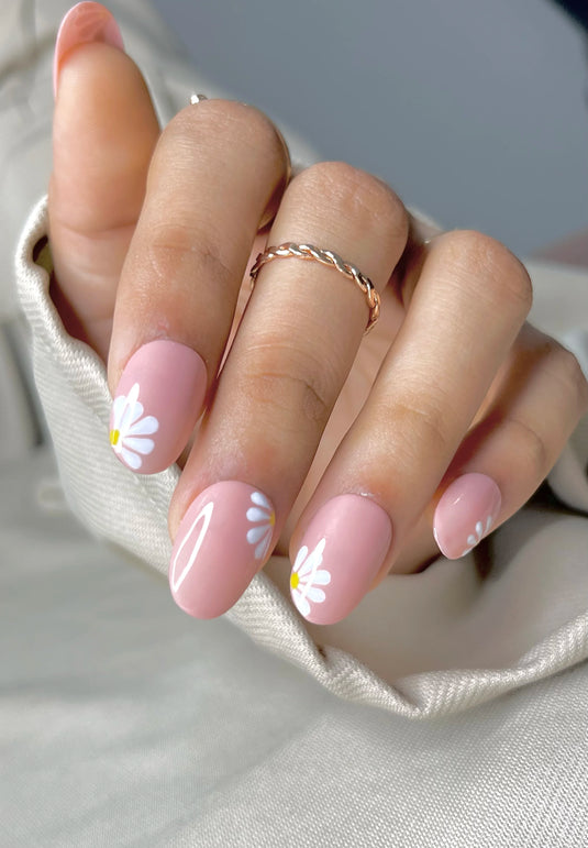 Daisy dot flower nail art
