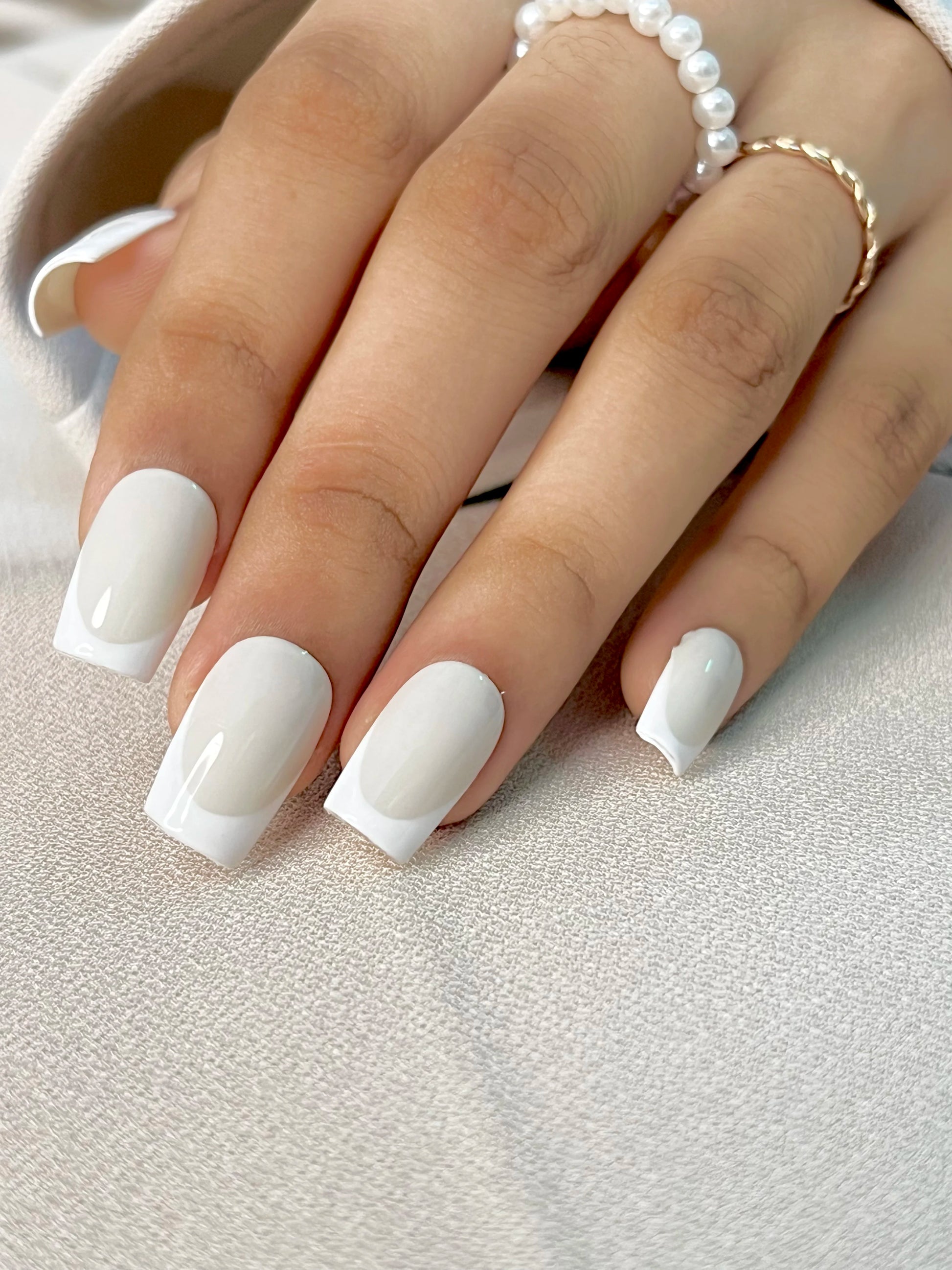 buy fake nails online with a deep white french tip in short square
